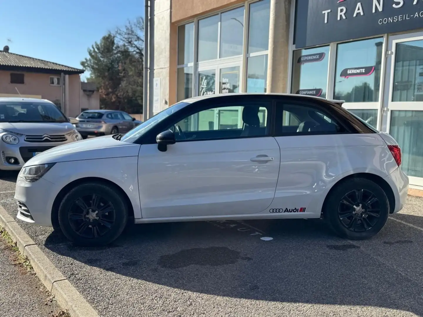 Audi A1 1.6 TDI 90 Ambiente / 1er main Blanc - 2