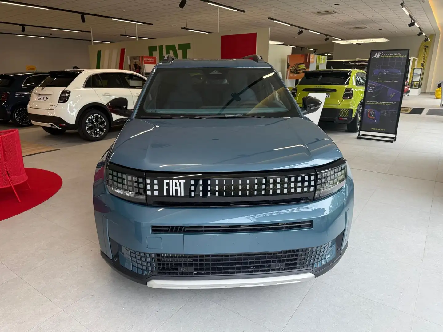 Fiat Grande Panda Grande Panda Hybrid 1.2 eDCT Icon Blauw - 2