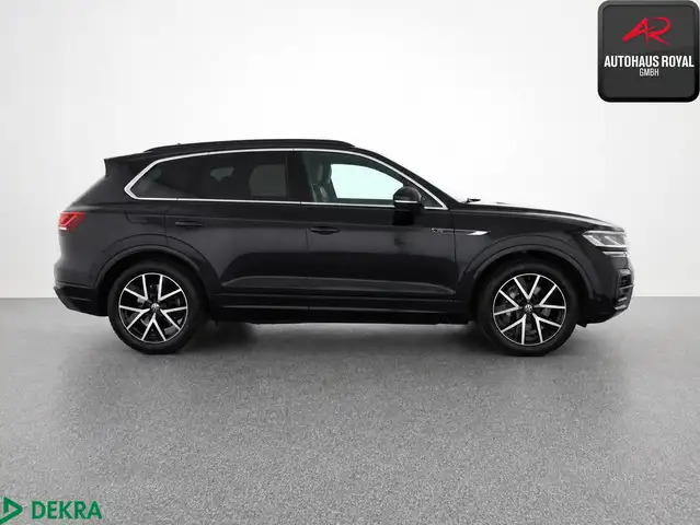 Volkswagen Touareg view 6