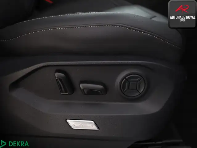 Volkswagen Touareg view 12