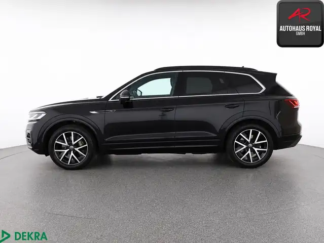 Volkswagen Touareg view 2