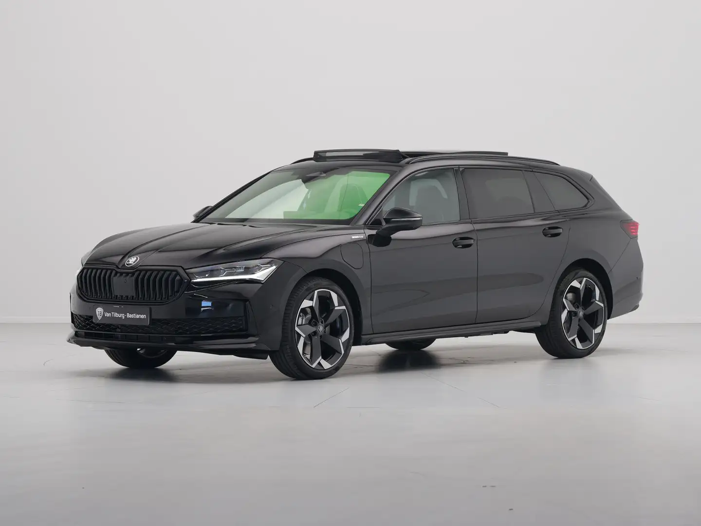 Skoda Superb Combi 1.5 TSI iV 204 6DSG Sportline Business Autom Zwart - 2