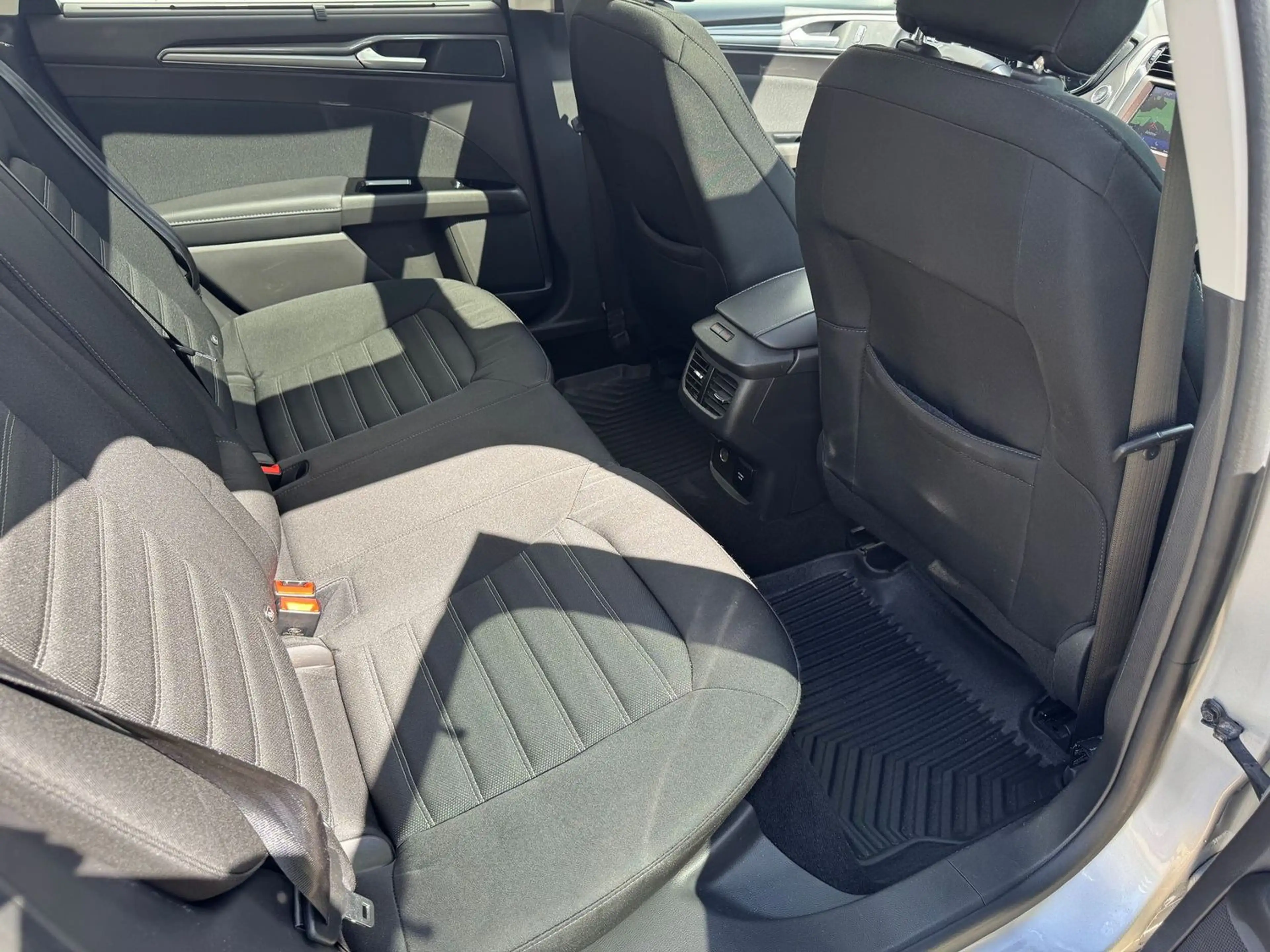 Ford Mondeo 2.0 EcoBlue Titanium AWD+ACC+AHK+CAM+PANO — photo 15