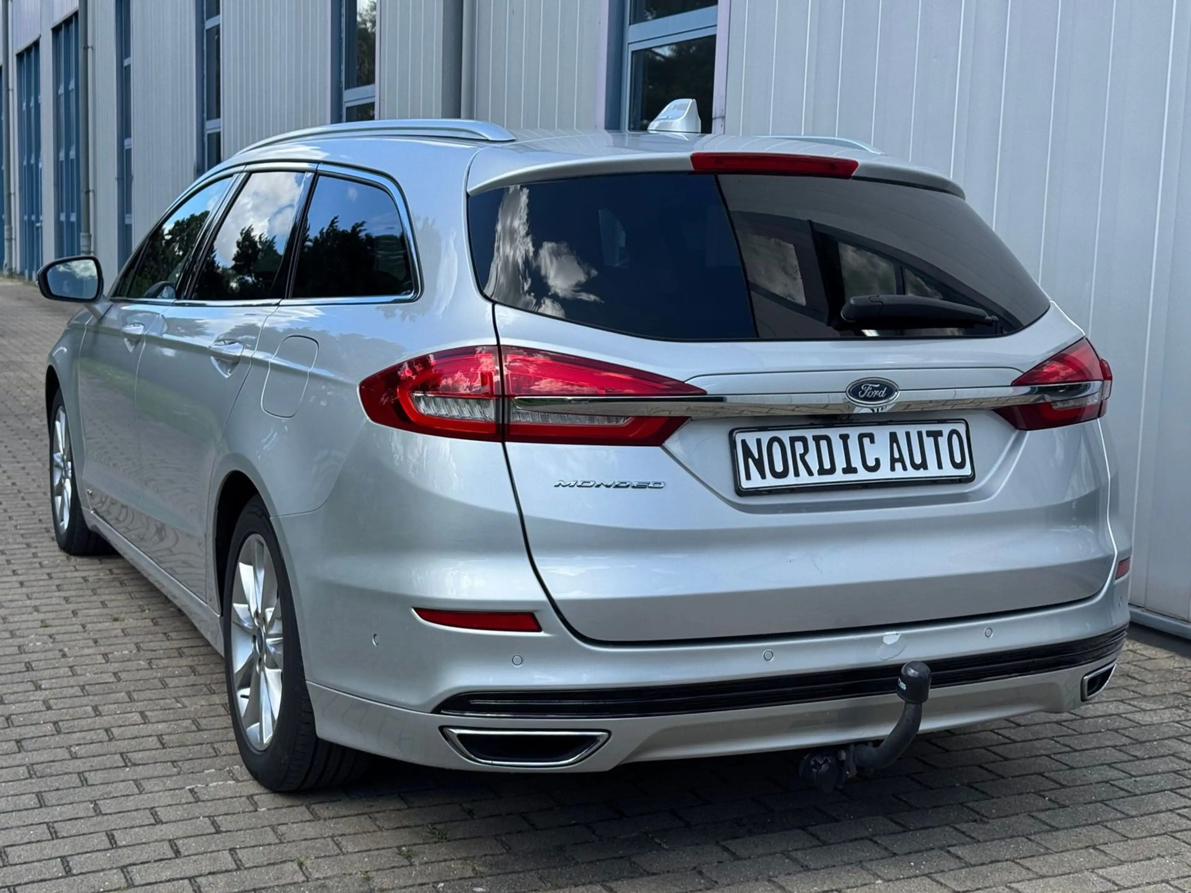 Ford Mondeo 2.0 EcoBlue Titanium AWD+ACC+AHK+CAM+PANO — photo 5