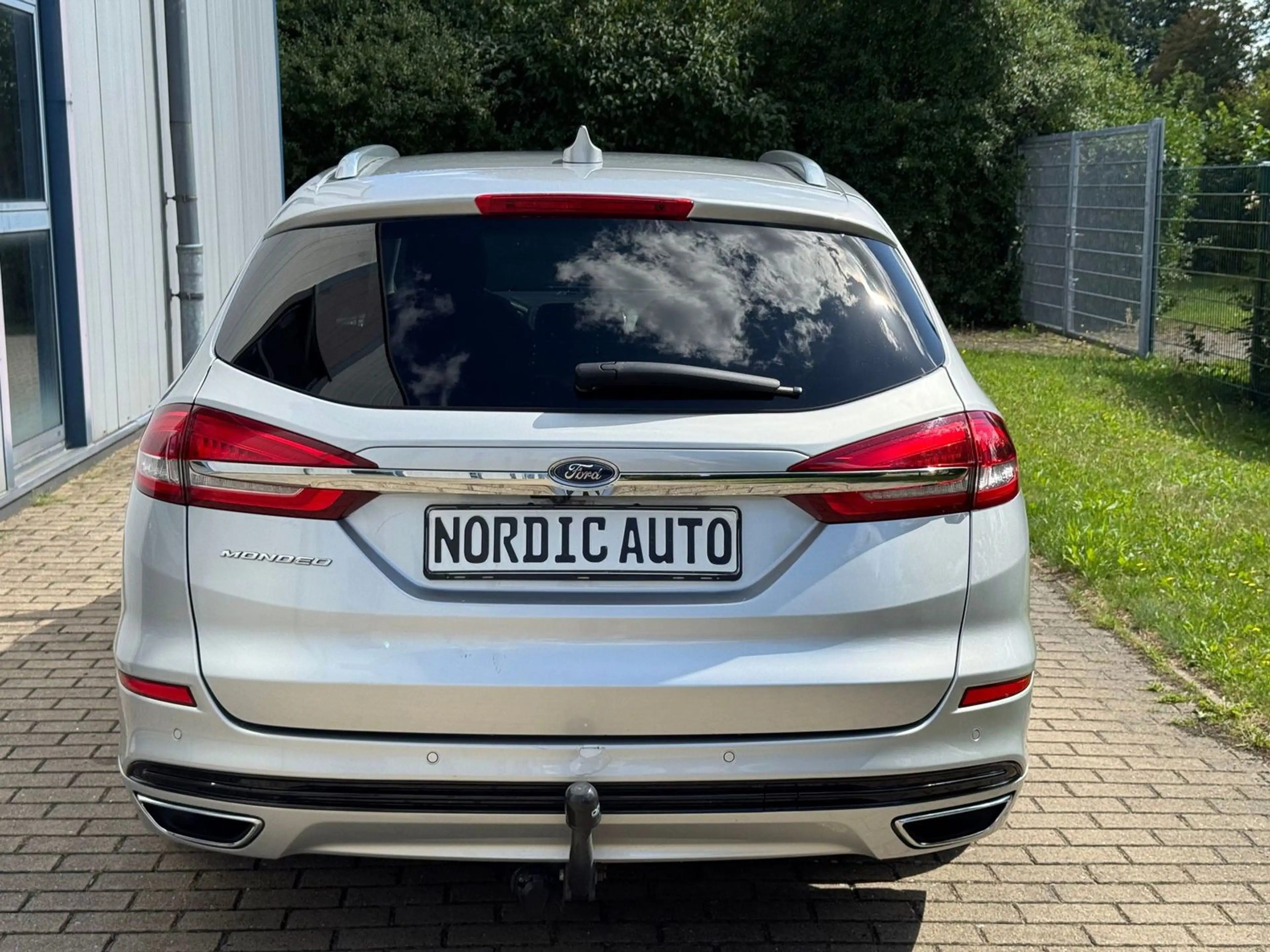 Ford Mondeo 2.0 EcoBlue Titanium AWD+ACC+AHK+CAM+PANO — photo 6