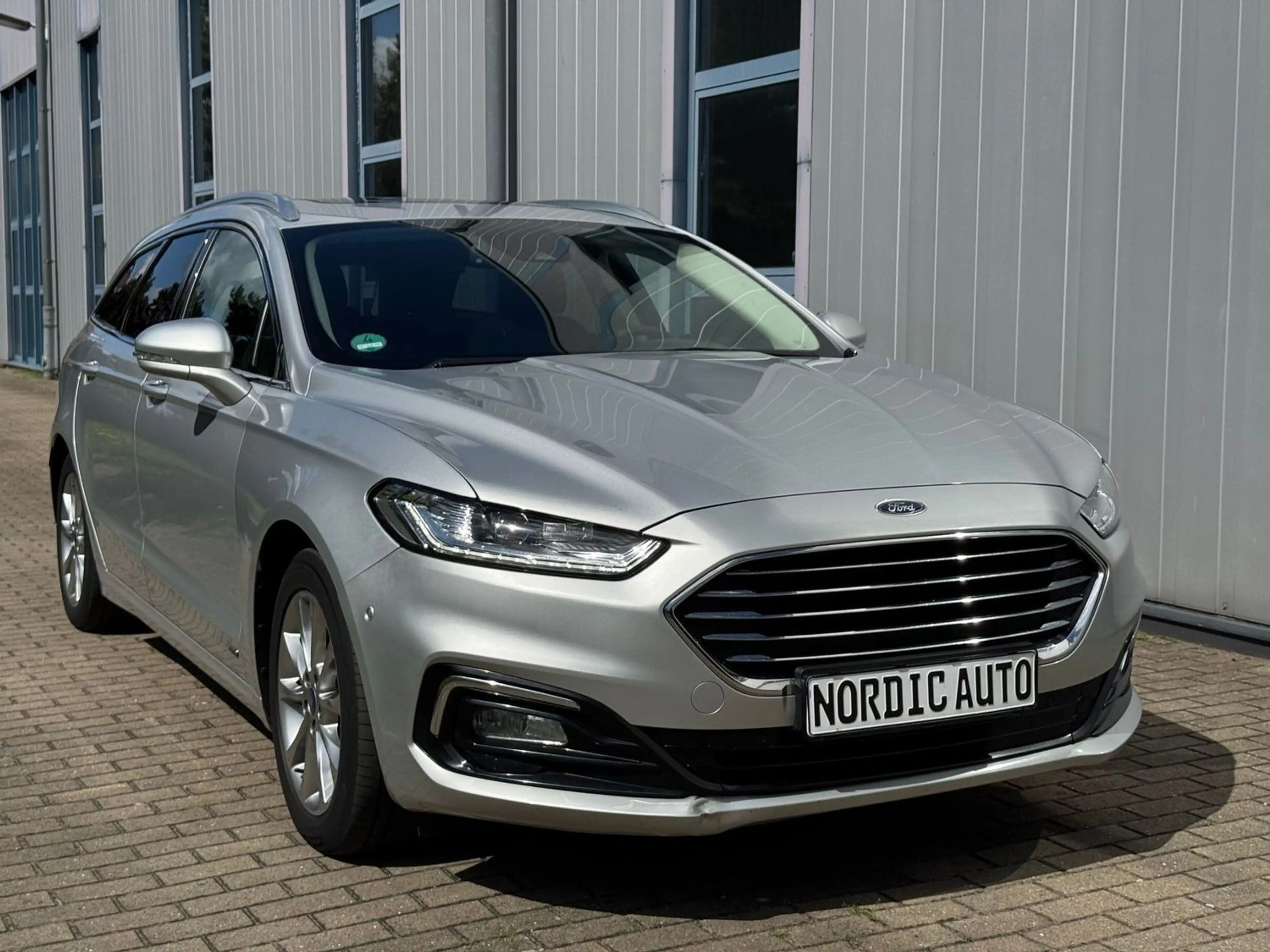 Ford Mondeo 2.0 EcoBlue Titanium AWD+ACC+AHK+CAM+PANO — photo 9