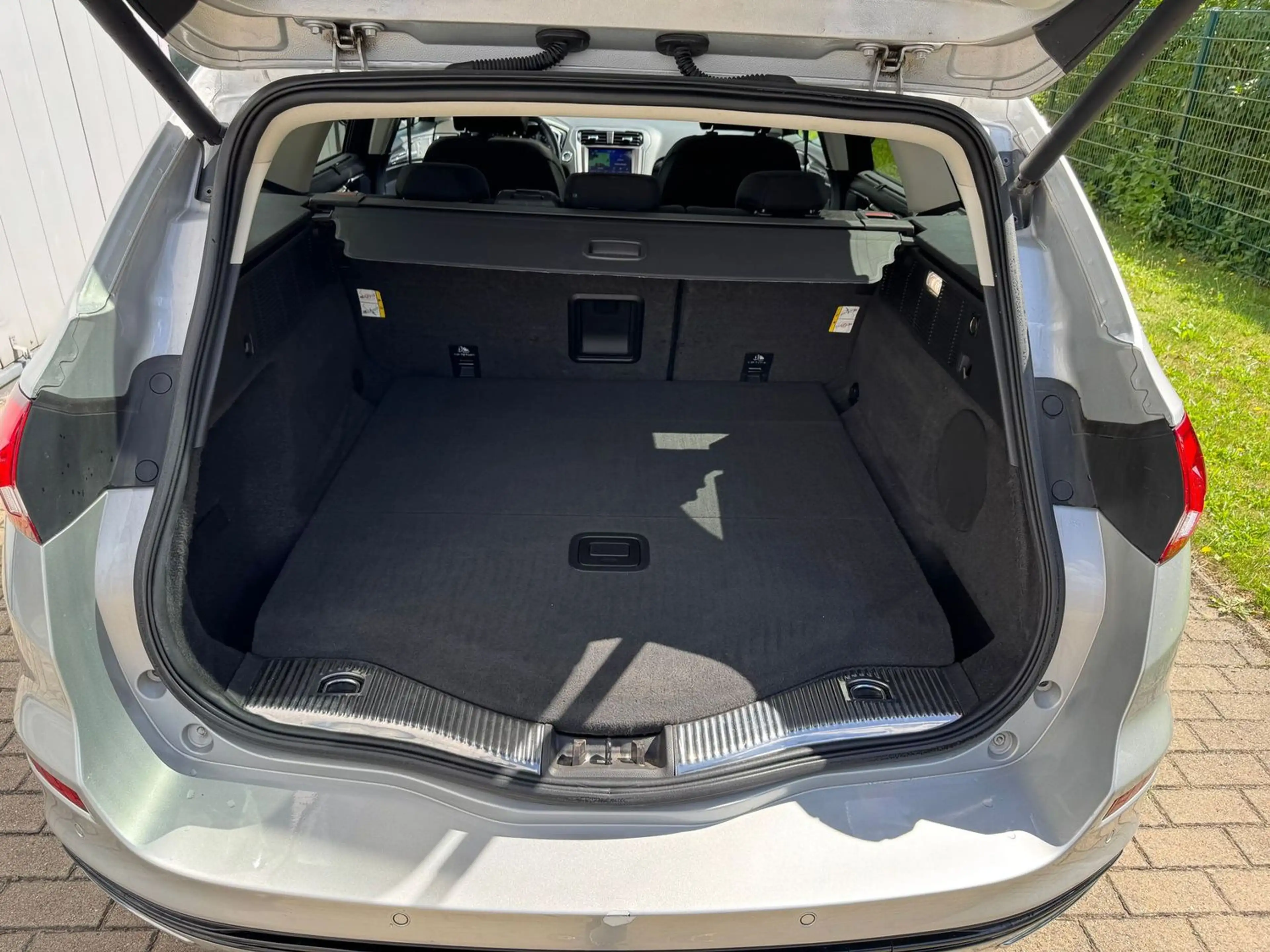 Ford Mondeo 2.0 EcoBlue Titanium AWD+ACC+AHK+CAM+PANO — photo 13