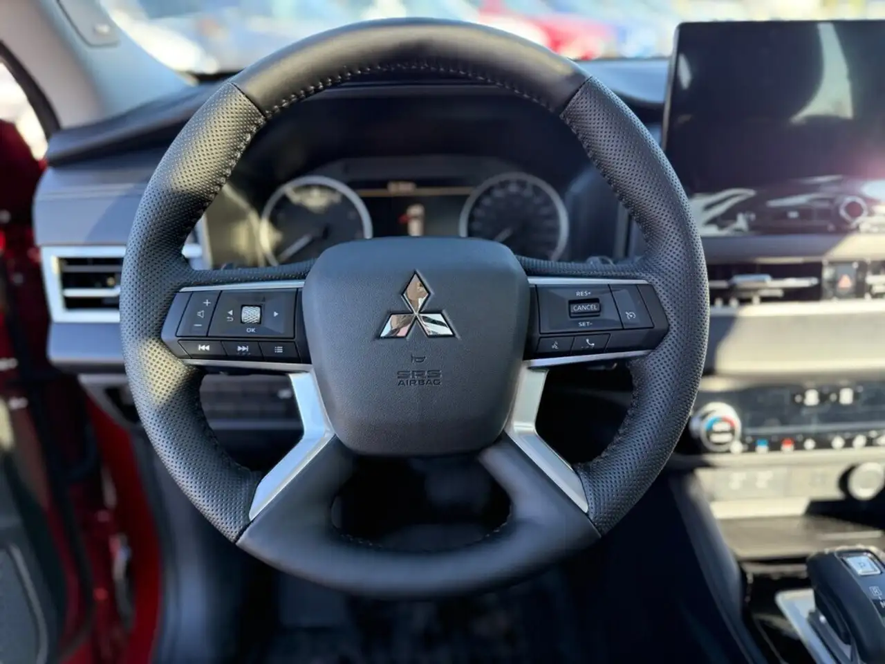 Mitsubishi Outlander снимка Mitsubishi Outlander