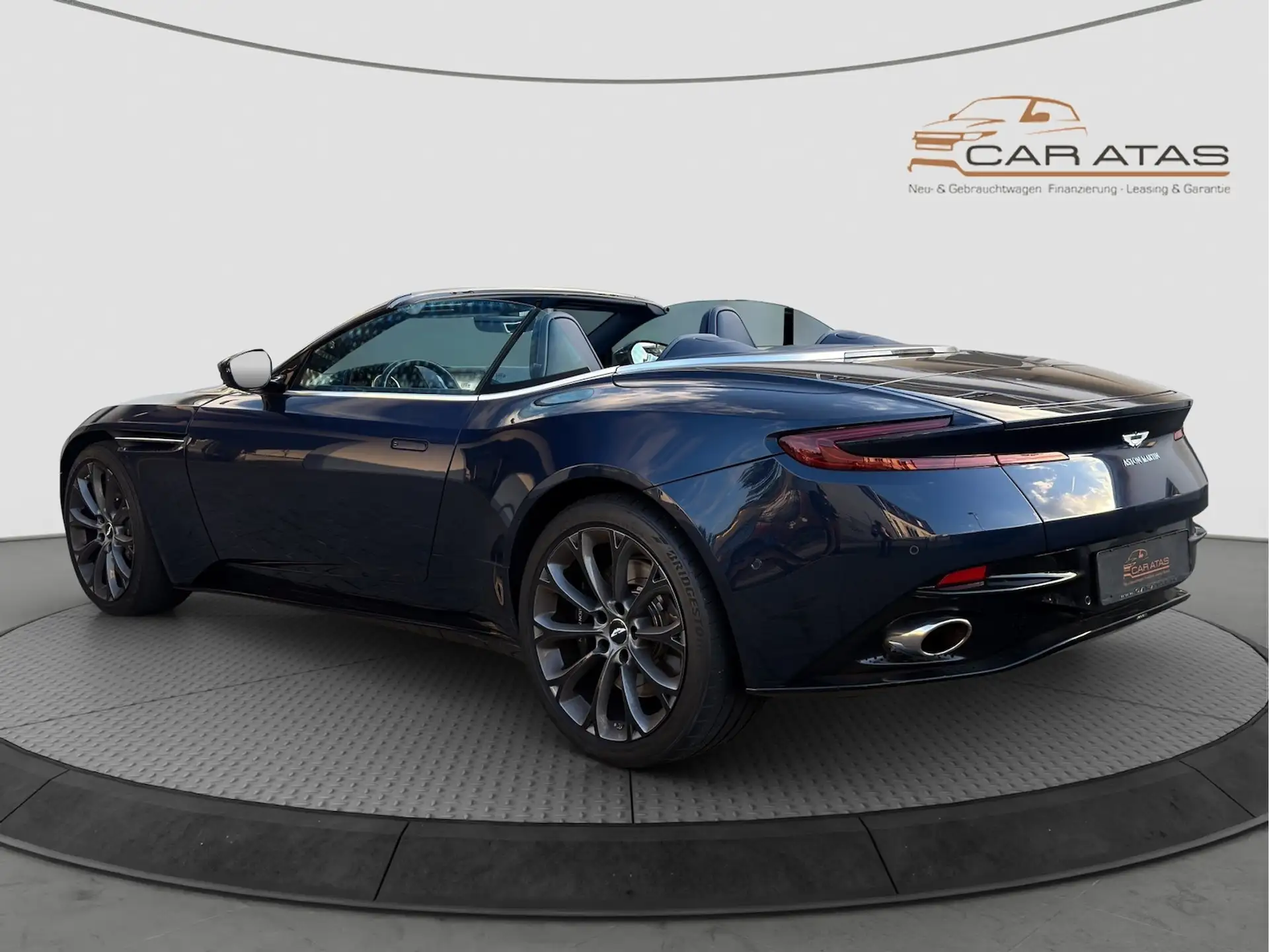 애스턴마틴 DB11 V8 2020 네이비 사진 4