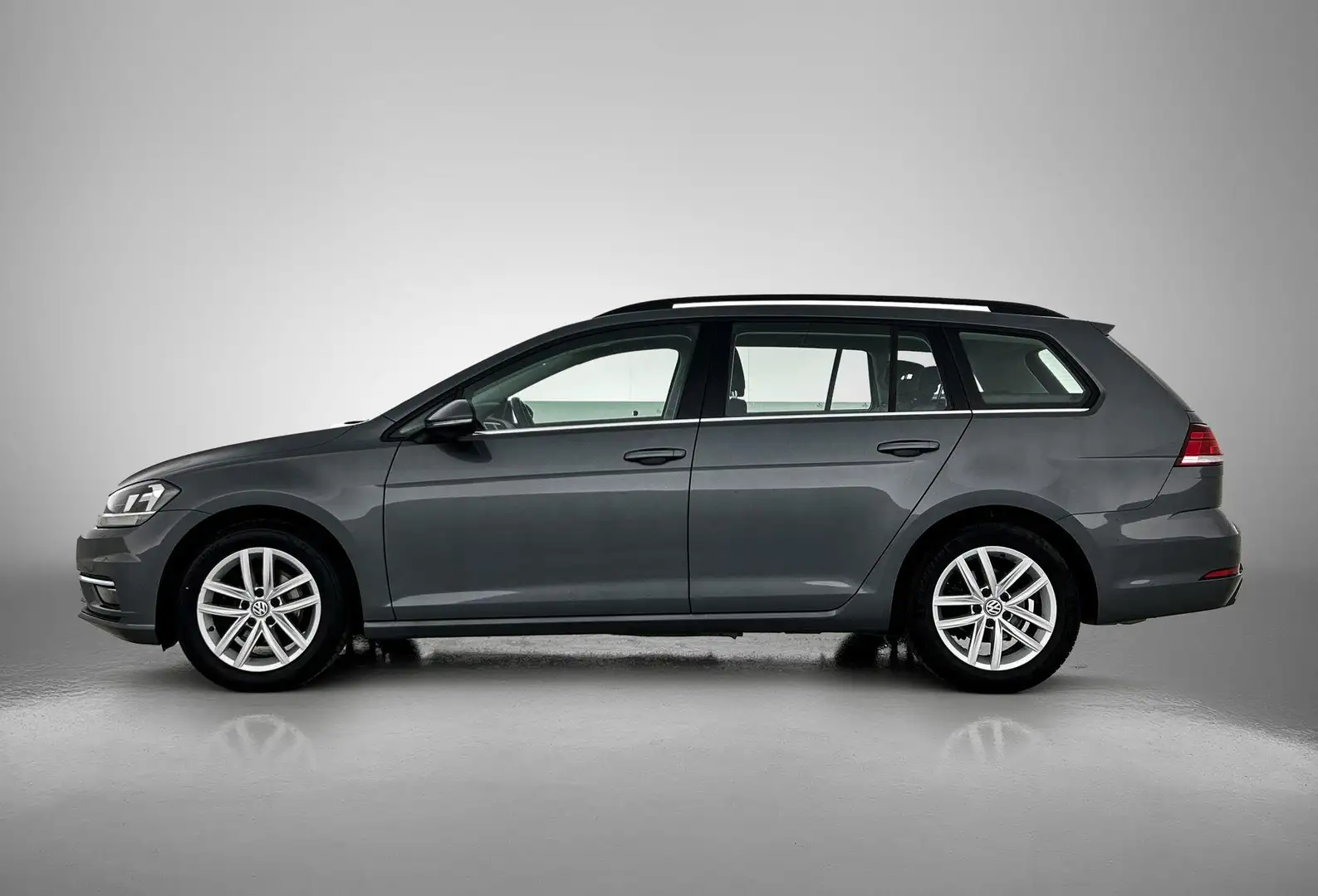 Volkswagen Golf Variant 1.5 TSI Highline | 150 PK | Automaat | Navigatie | Gris - 2