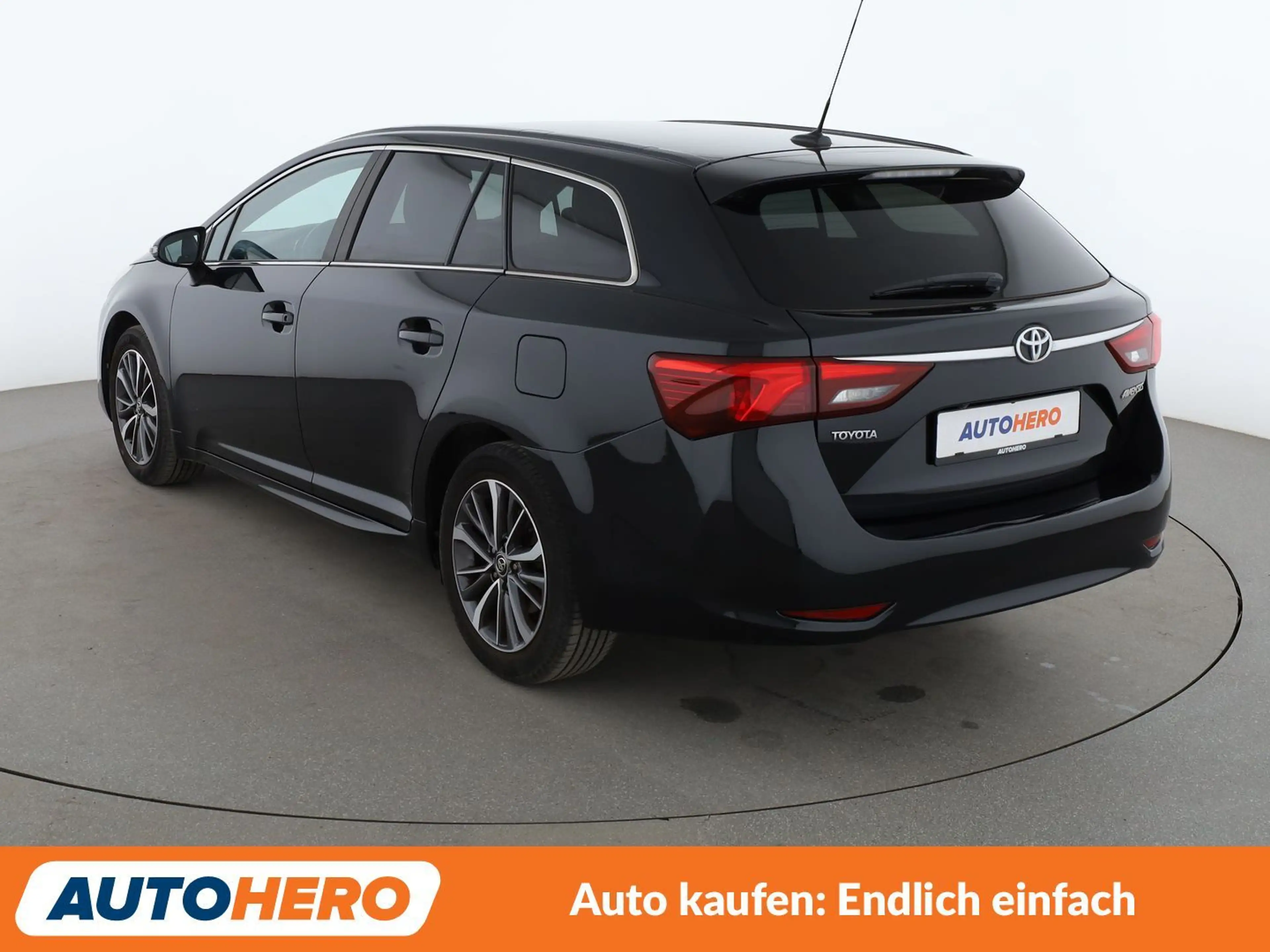 Toyota Avensis 1.8 Business Edition*NAVI*LED*TEMPO*CAM*SHZ* — photo 4