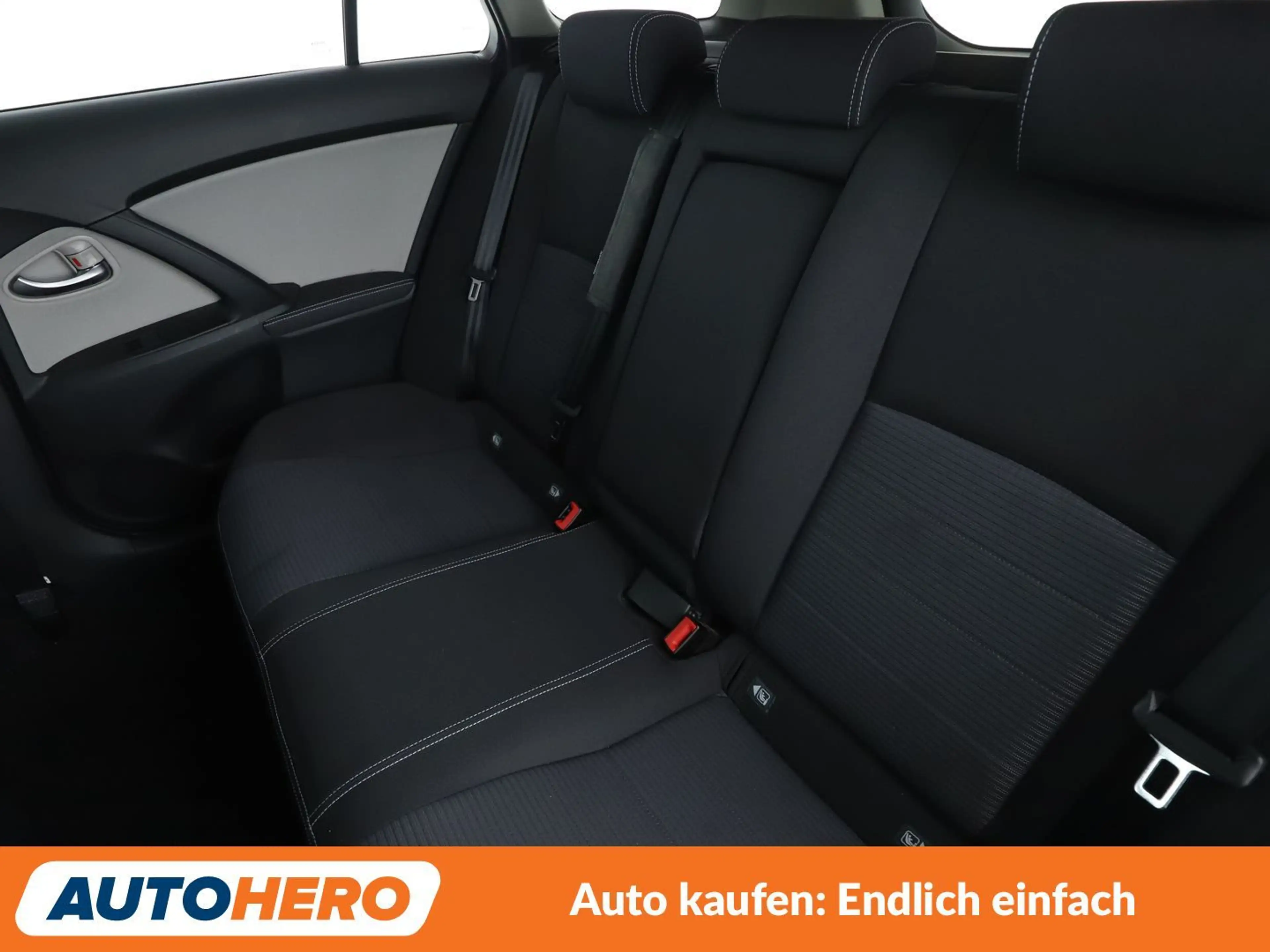 Toyota Avensis 1.8 Business Edition*NAVI*LED*TEMPO*CAM*SHZ* — photo 14