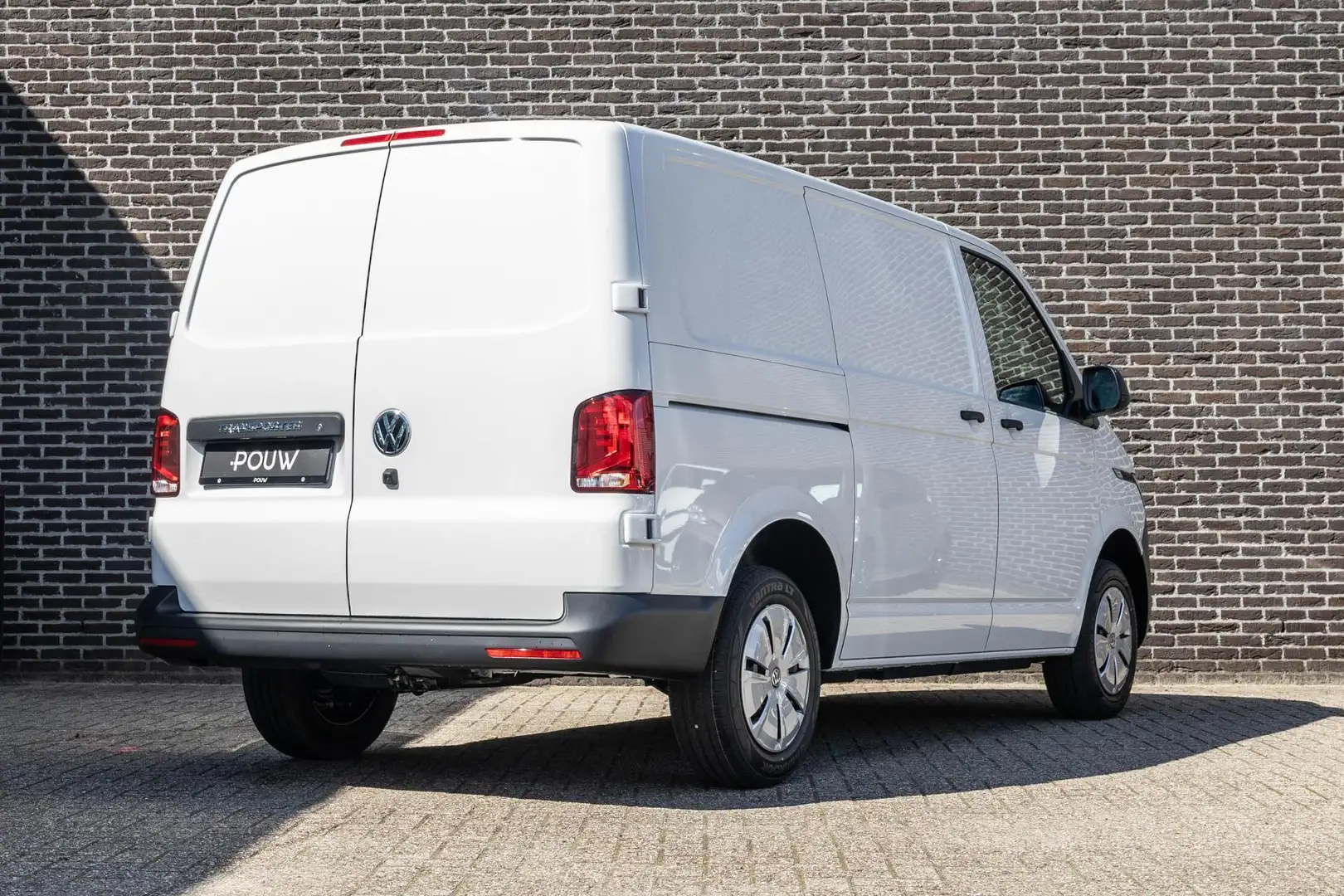 Volkswagen T6.1 Transporter 2.0 TDI 110pk L1H1 28 Comfortline | App Connect Na Wit - 2