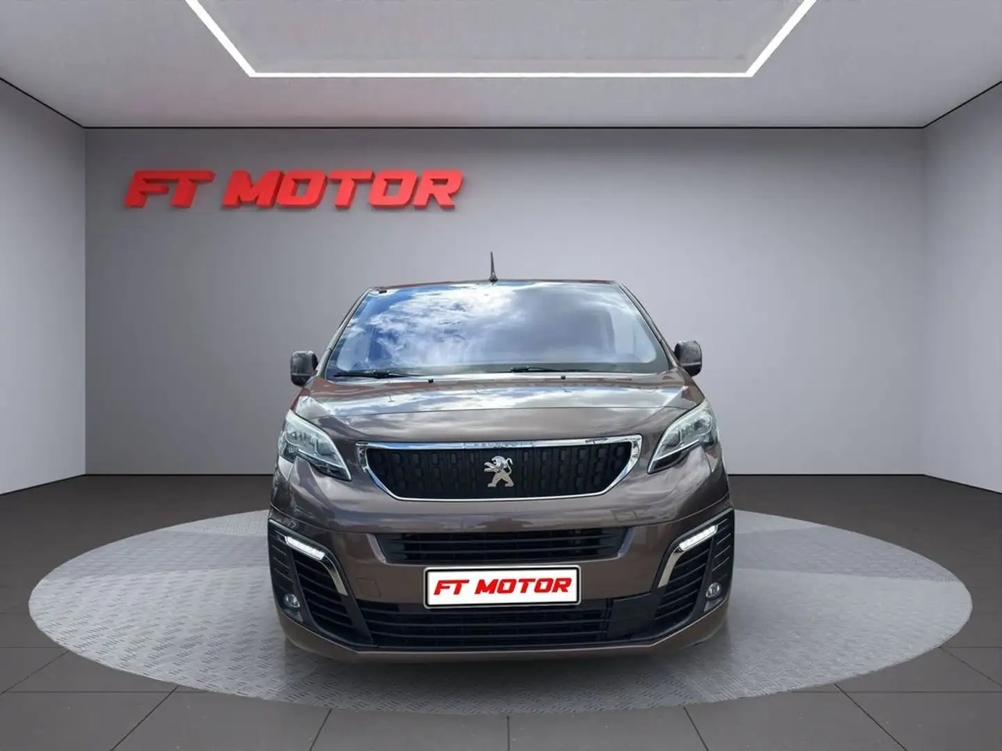 Peugeot Traveller 1.6BlueHDI Active Long 115 Marrón - 2