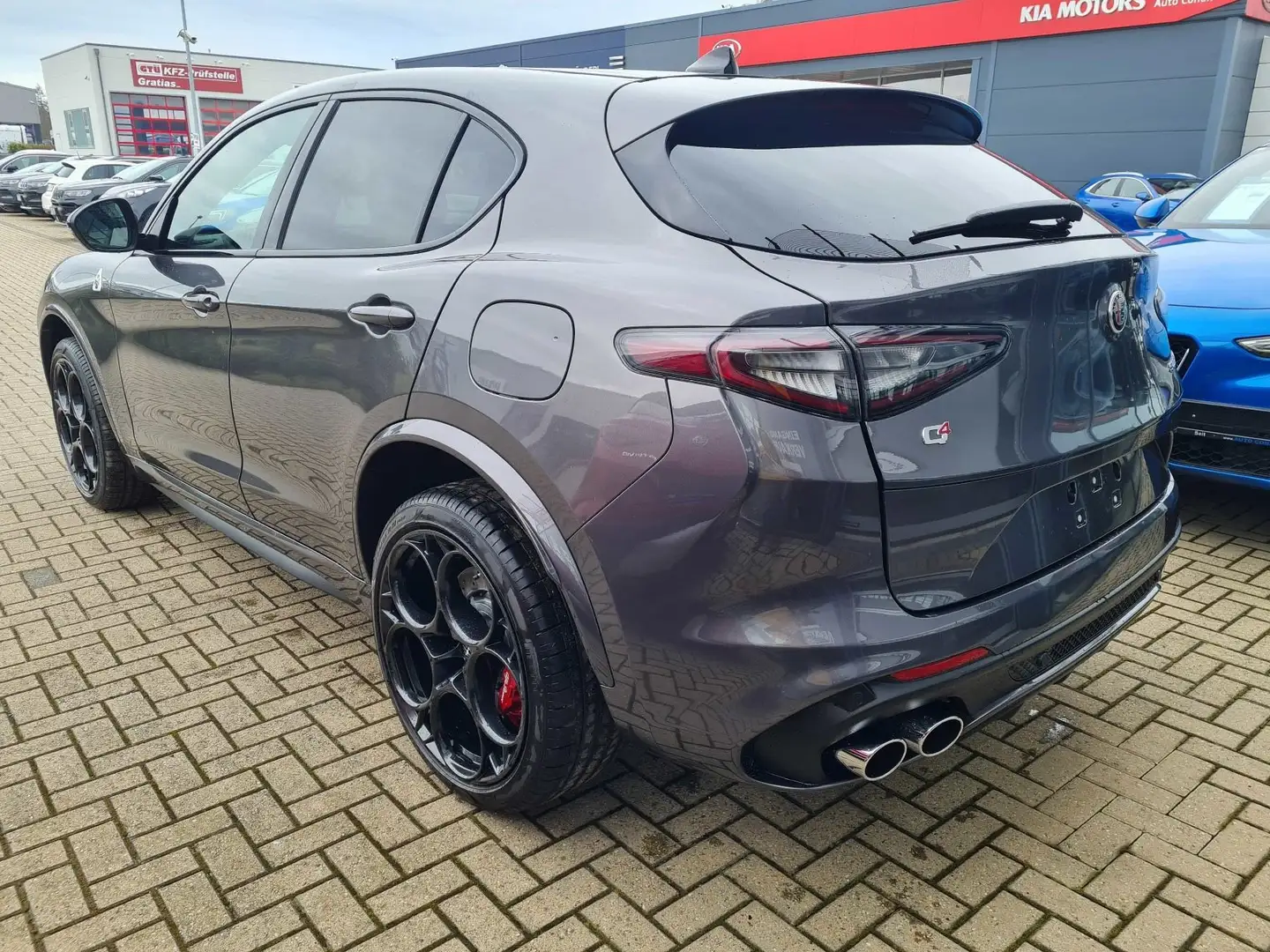Alfa Romeo Stelvio Quadrifoglio Quadrifoglio 2.9 V6 ASS LM21 Grau - 2