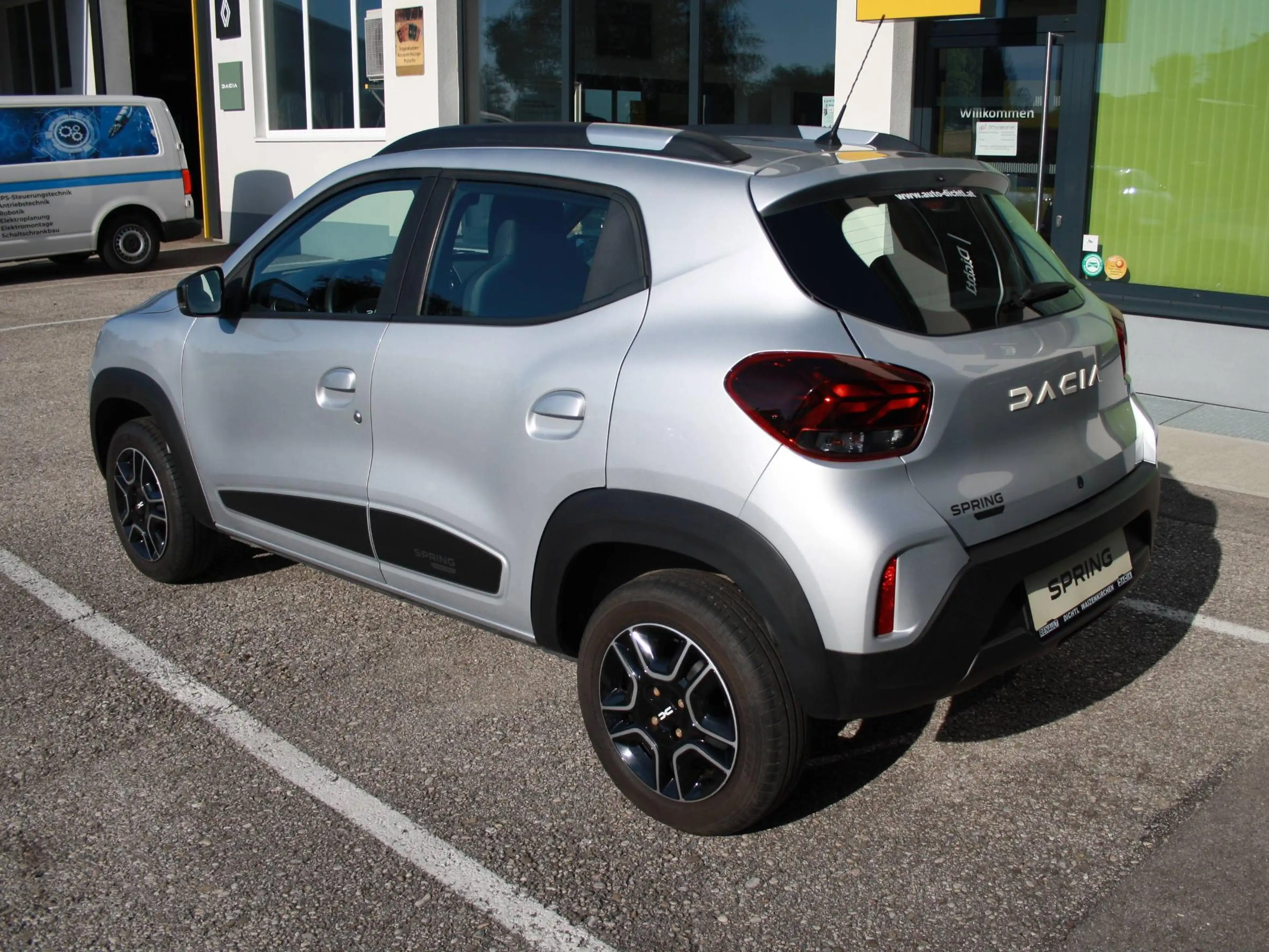 Dacia Spring Essential Electric 45 — photo 4