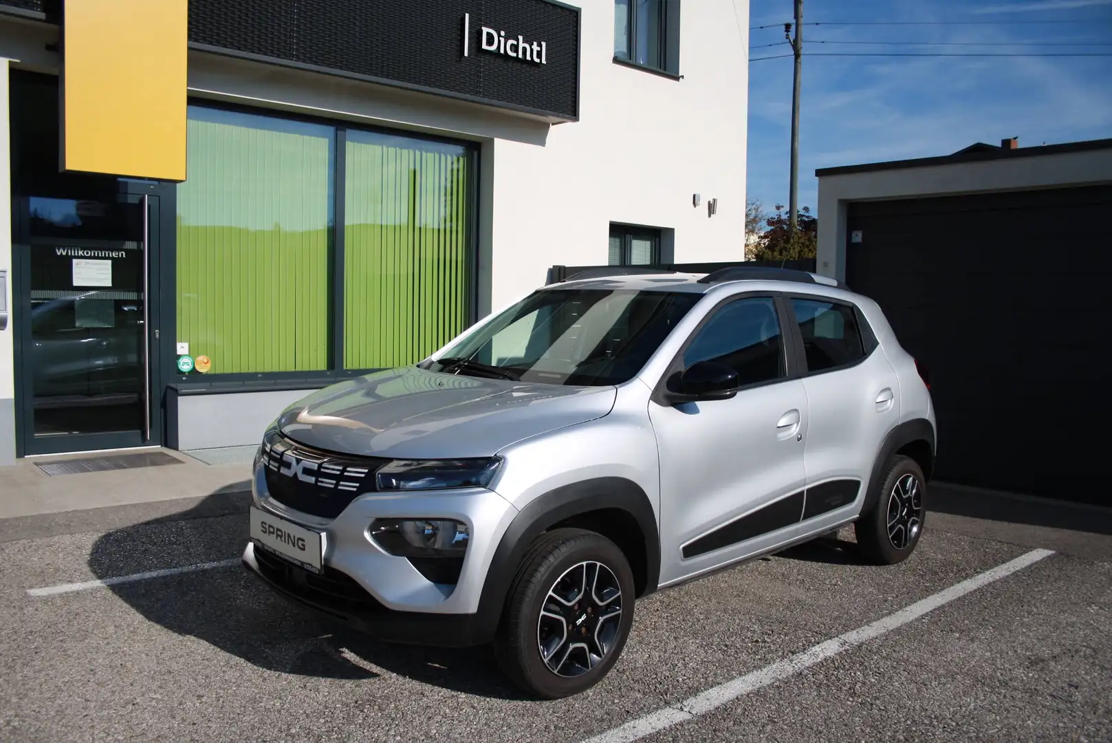Dacia Spring Essential Electric 45 Silber - 1