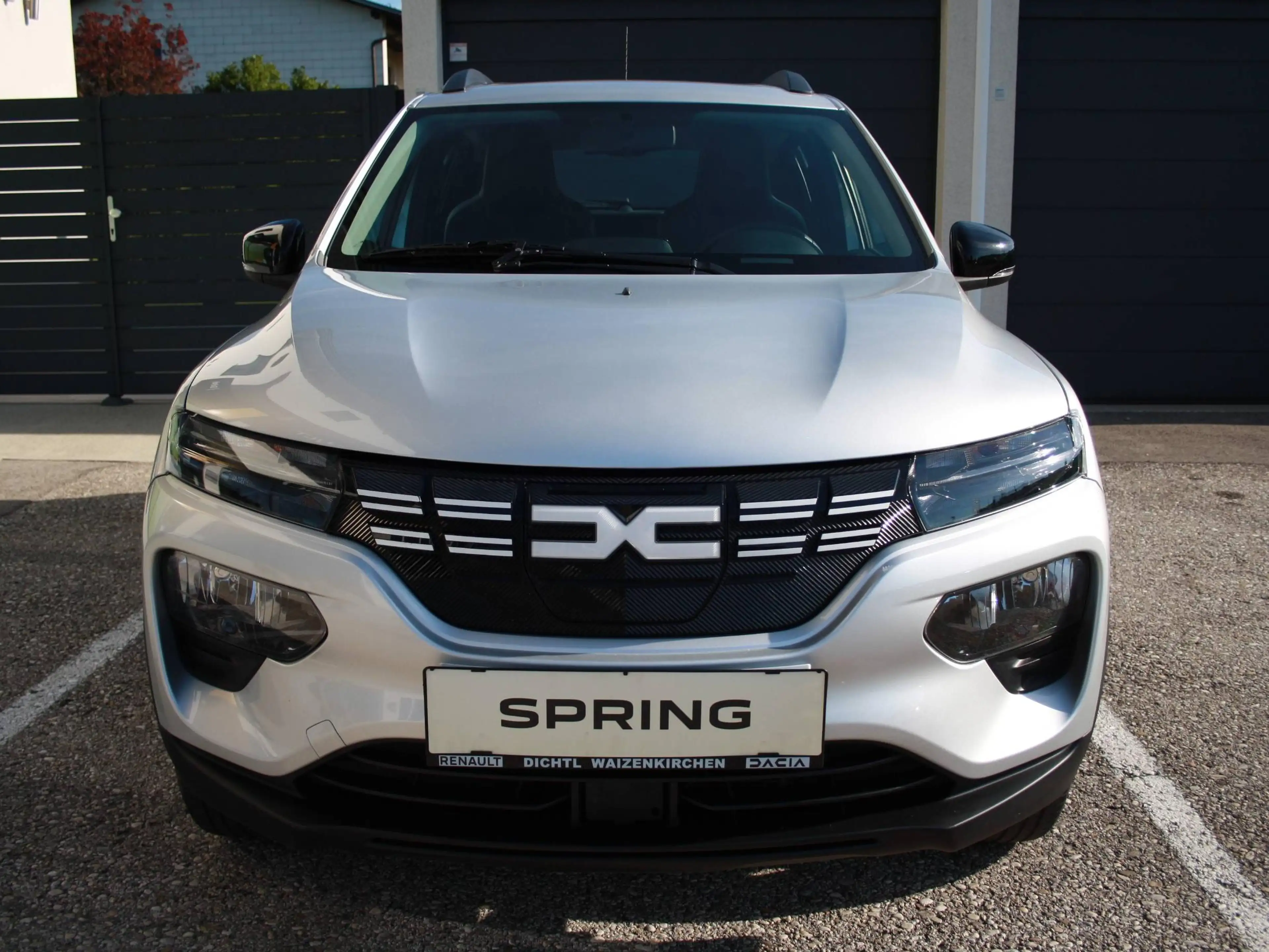 Dacia Spring Essential Electric 45 — photo 9