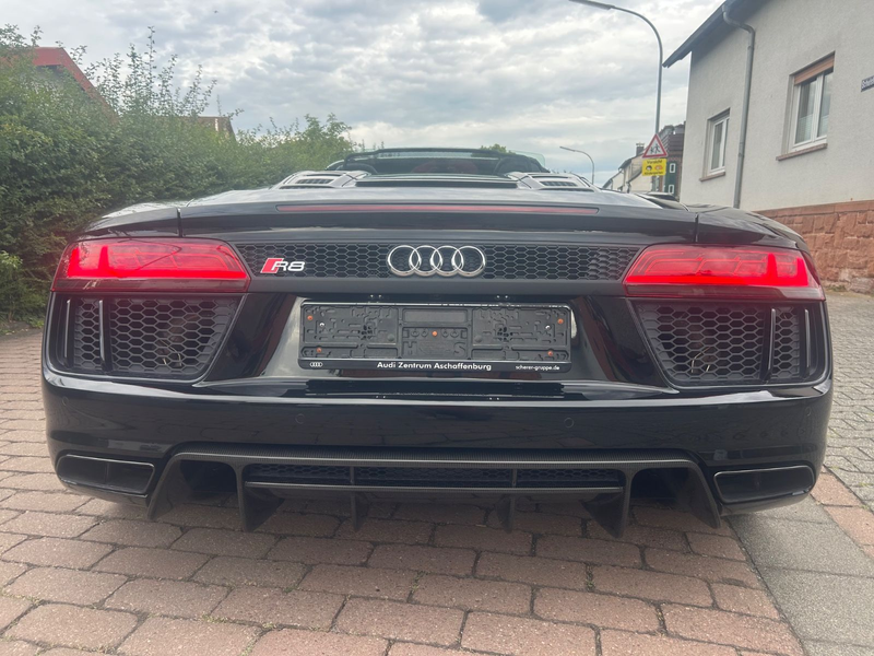 Audi R8 V10*Spyder*Carbon*Ceramic*LED*Sportabgas* — photo 8