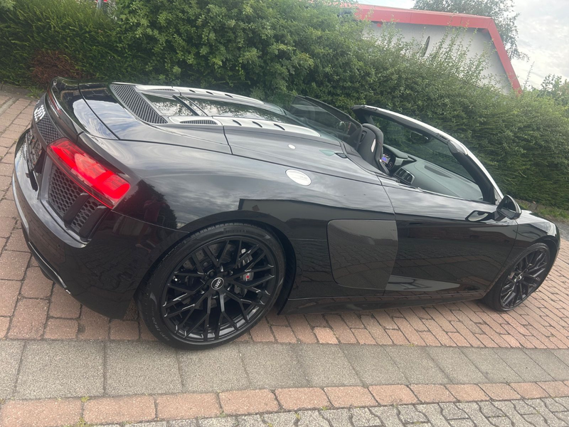 Audi R8 V10*Spyder*Carbon*Ceramic*LED*Sportabgas* — photo 10