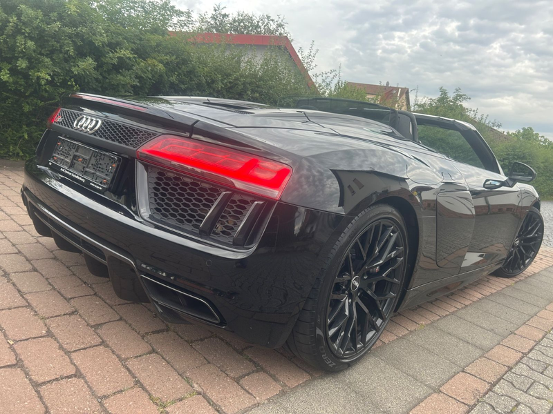 Audi R8 V10*Spyder*Carbon*Ceramic*LED*Sportabgas* — photo 2