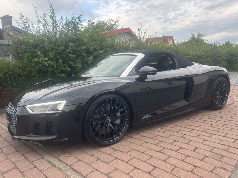 Audi R8 V10*Spyder*Carbon*Ceramic*LED*Sportabgas* — photo 11