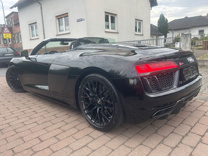 Audi R8 V10*Spyder*Carbon*Ceramic*LED*Sportabgas* — photo 4