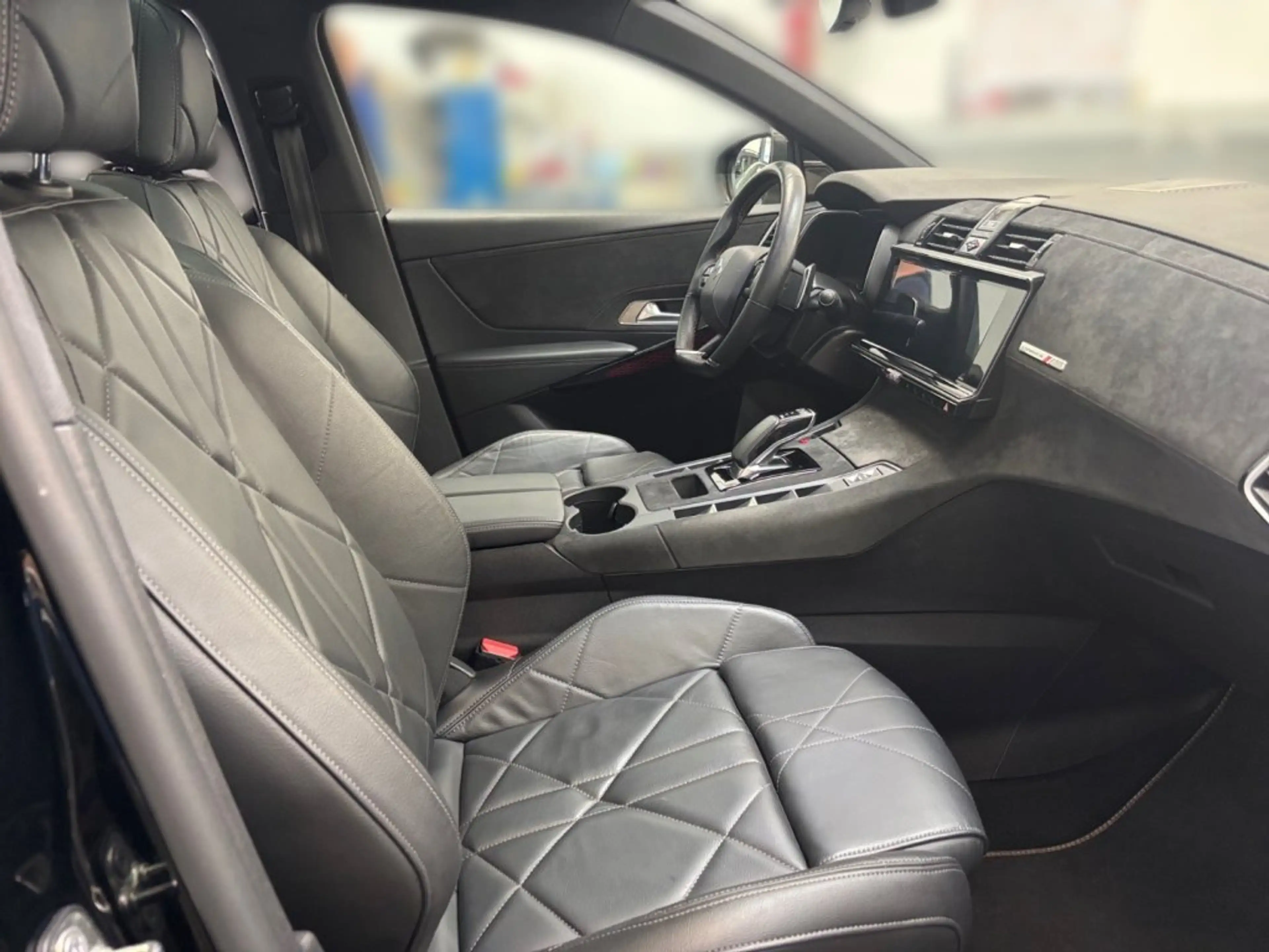 DS Automobiles DS 7 Crossback DS7 Crossback 4x4 E-Tense 300 PHEV Performance Line mit AHK — photo 12