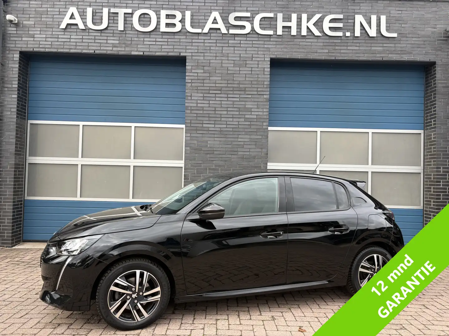 Peugeot 208 1.2 PureTech Blue Lease Allure, navi, trekhaak, cl Negro - 1