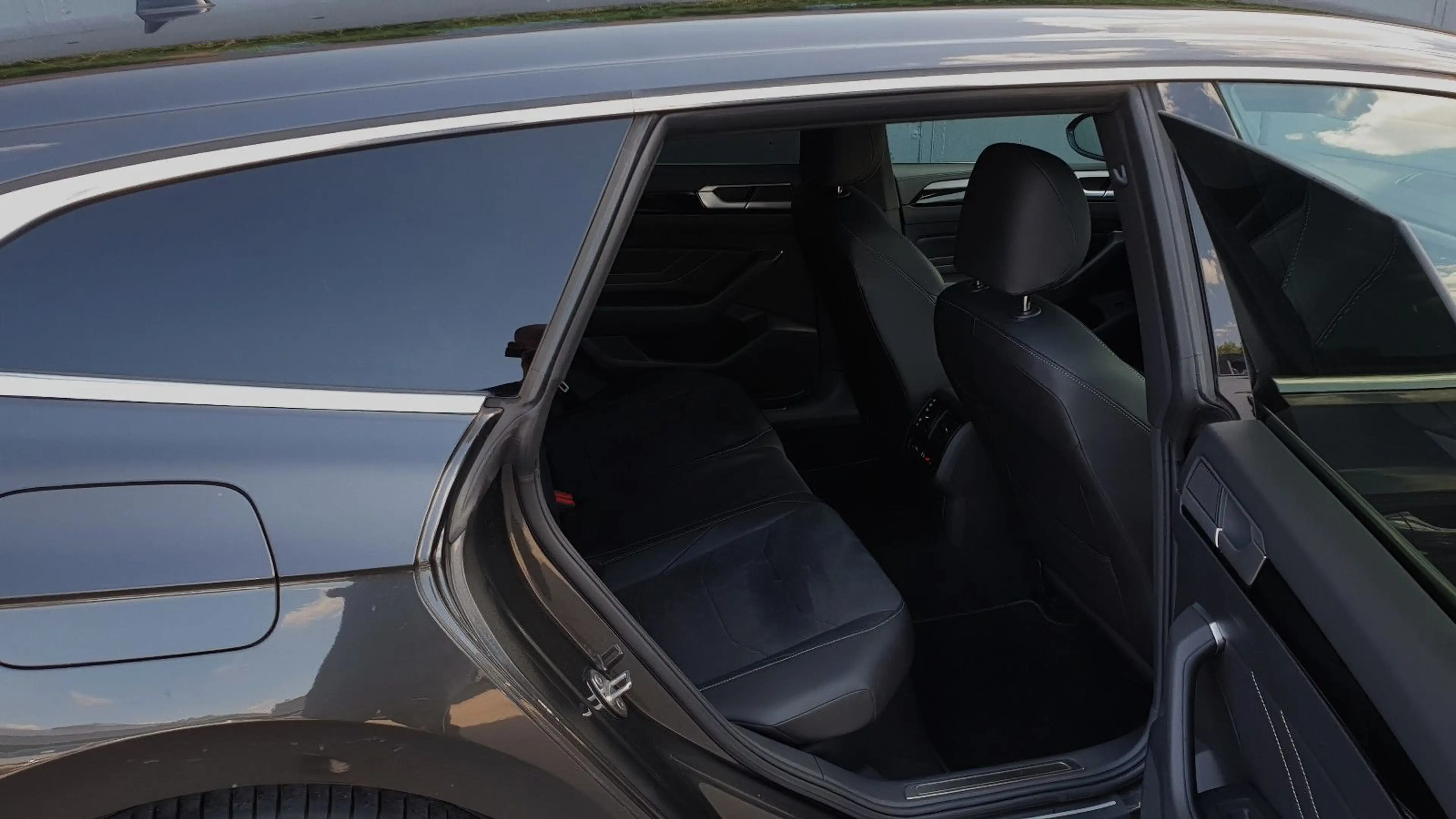 Volkswagen Arteon 2.0 TDI DSG 3 x R-Line Virtual/ACC/Kamera — photo 8