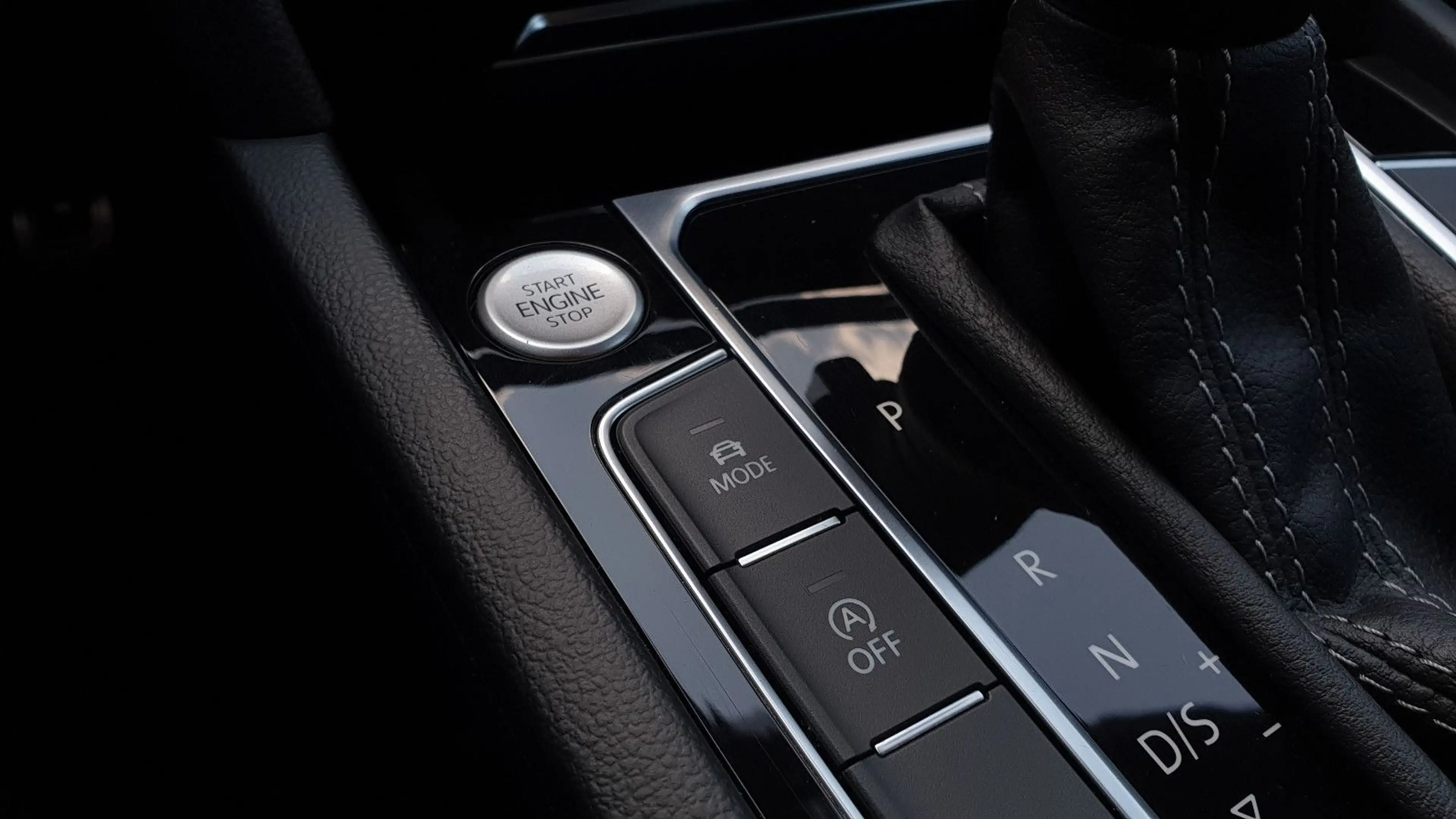 Volkswagen Arteon 2.0 TDI DSG 3 x R-Line Virtual/ACC/Kamera — photo 13