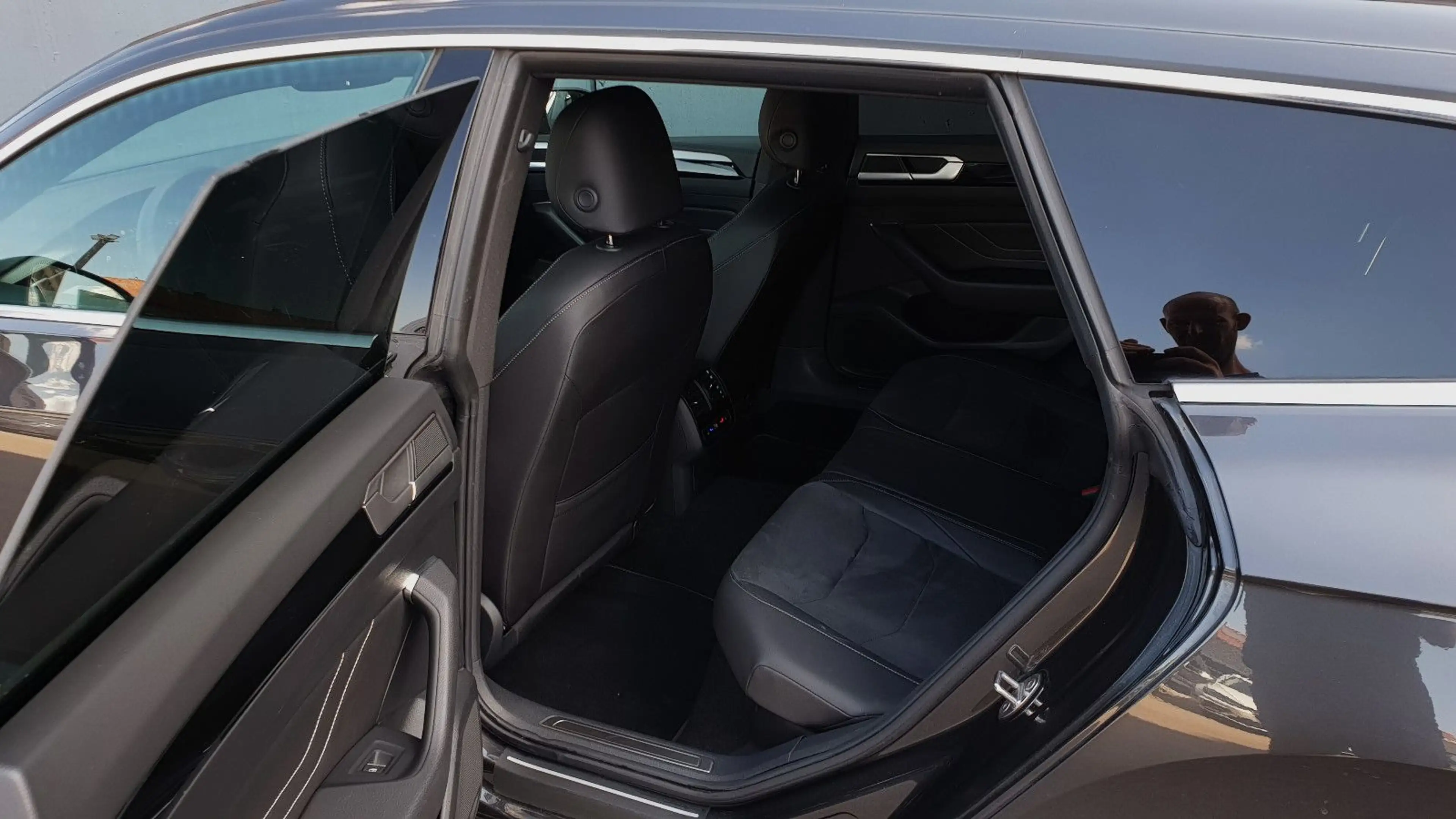 Volkswagen Arteon 2.0 TDI DSG 3 x R-Line Virtual/ACC/Kamera — photo 9