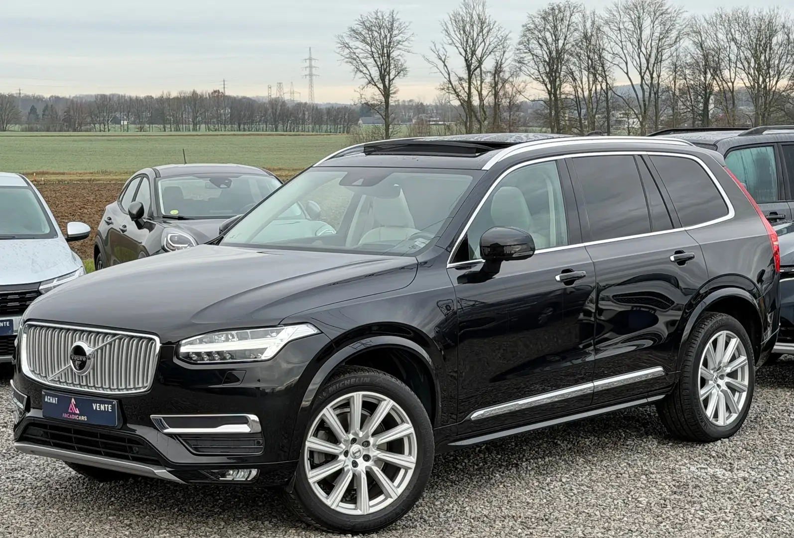 Volvo XC90 TOIT PANO - ATT REMORQUE - CUIR - FULL OPTIONS Noir - 1