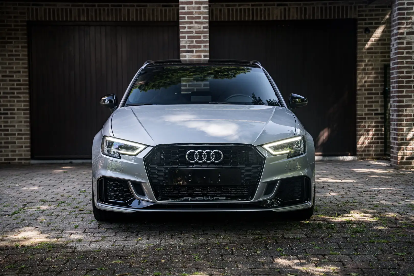 Audi RS3 Sportback Pano/B&O/Virtual/Matrix Zilver - 2
