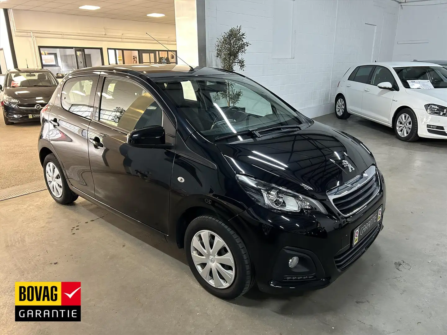 Peugeot 108 1.0 e-VTi 68pk 5D Active / AIRCO / AUDIO Zwart - 1