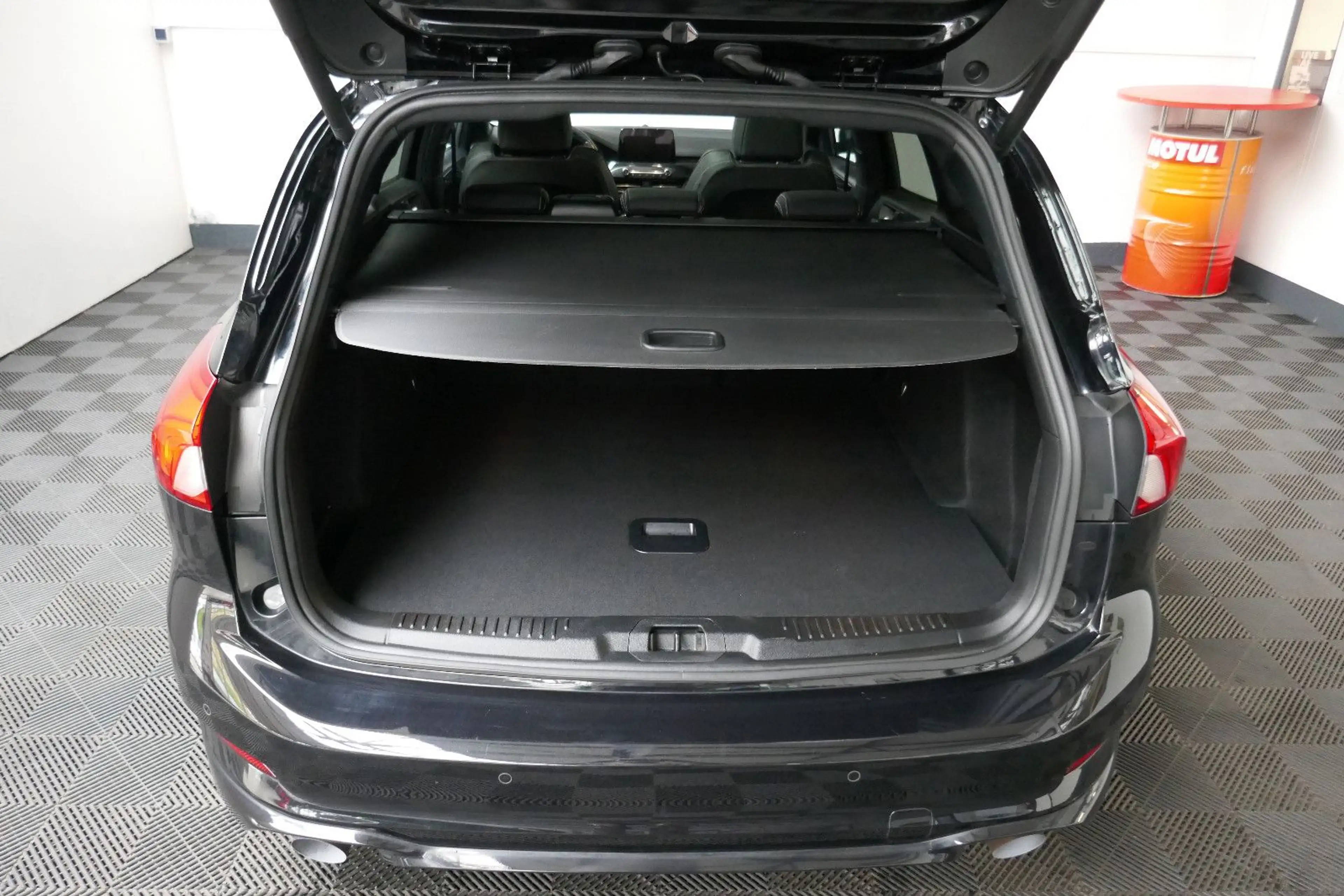 Ford Focus Turnier ST — photo 15