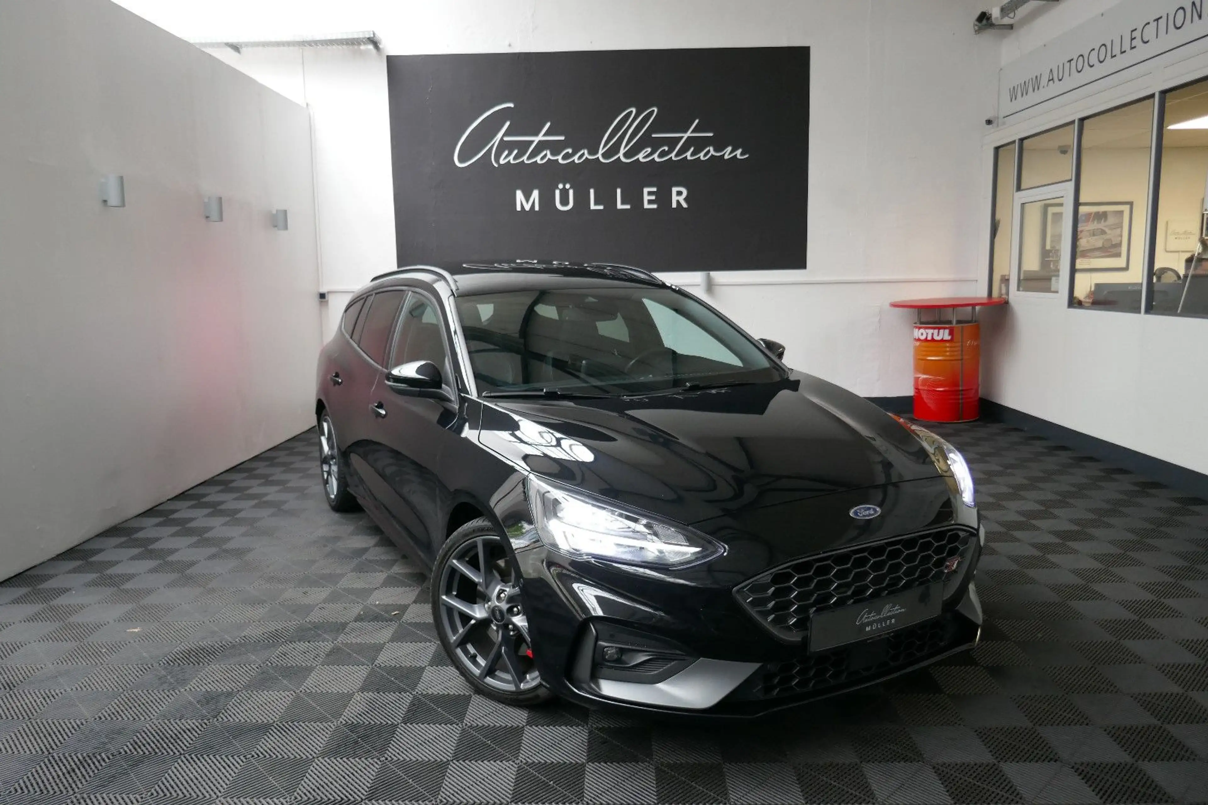 Ford Focus Turnier ST — photo 11