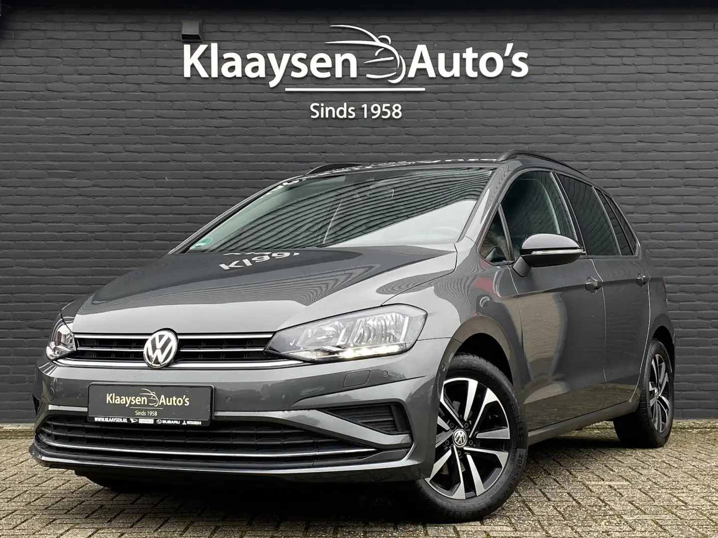 Volkswagen Golf Sportsvan 1.0 TSI Highline IQ Drive 116 pk AUT. | navigatie Grijs - 1