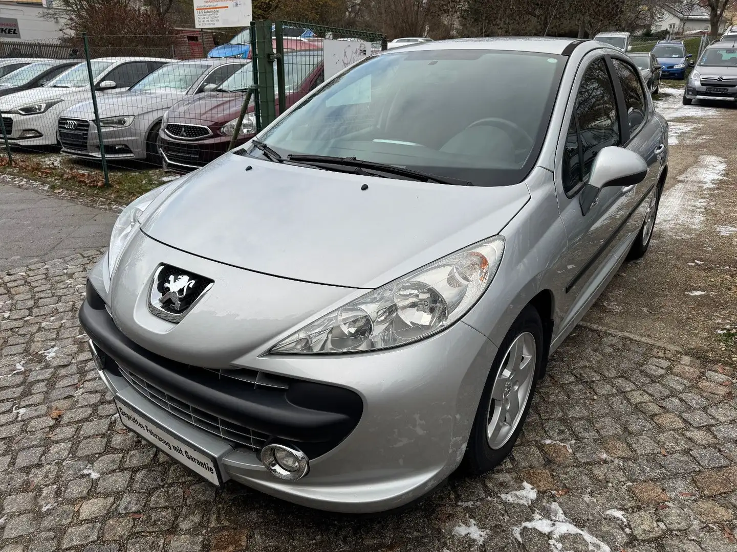 Peugeot 207 Urban Move Klima SR+WR AHK TÜV neu - 1