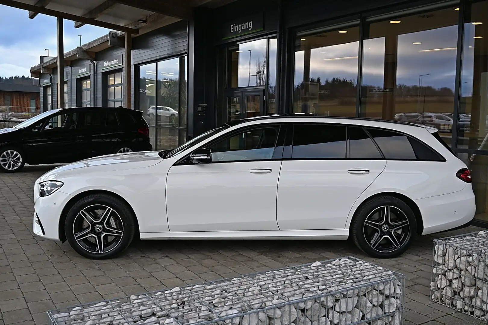 Mercedes-Benz E 300 de PHEV T 4Matic Aut. AMG ACC, HeadUp, Sitzklim... Weiß - 2