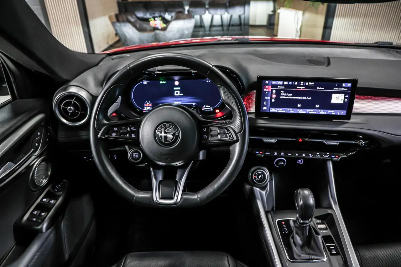 Alfa Romeo Tonale 1.3T PHEV Veloce Pano Leder ventilatie 19", миниатюра 27