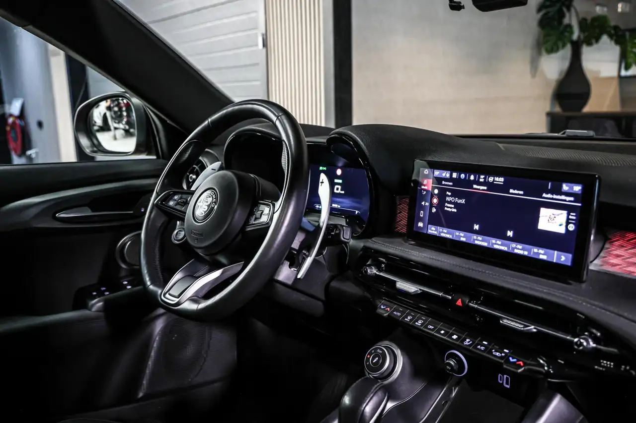 Alfa Romeo Tonale 1.3T PHEV Veloce Pano Leder ventilatie 19", миниатюра 29