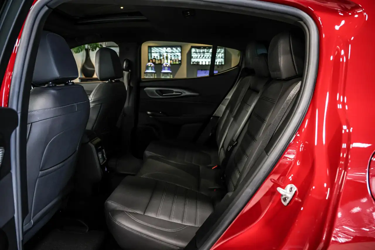 Alfa Romeo Tonale 1.3T PHEV Veloce Pano Leder ventilatie 19", миниатюра 10