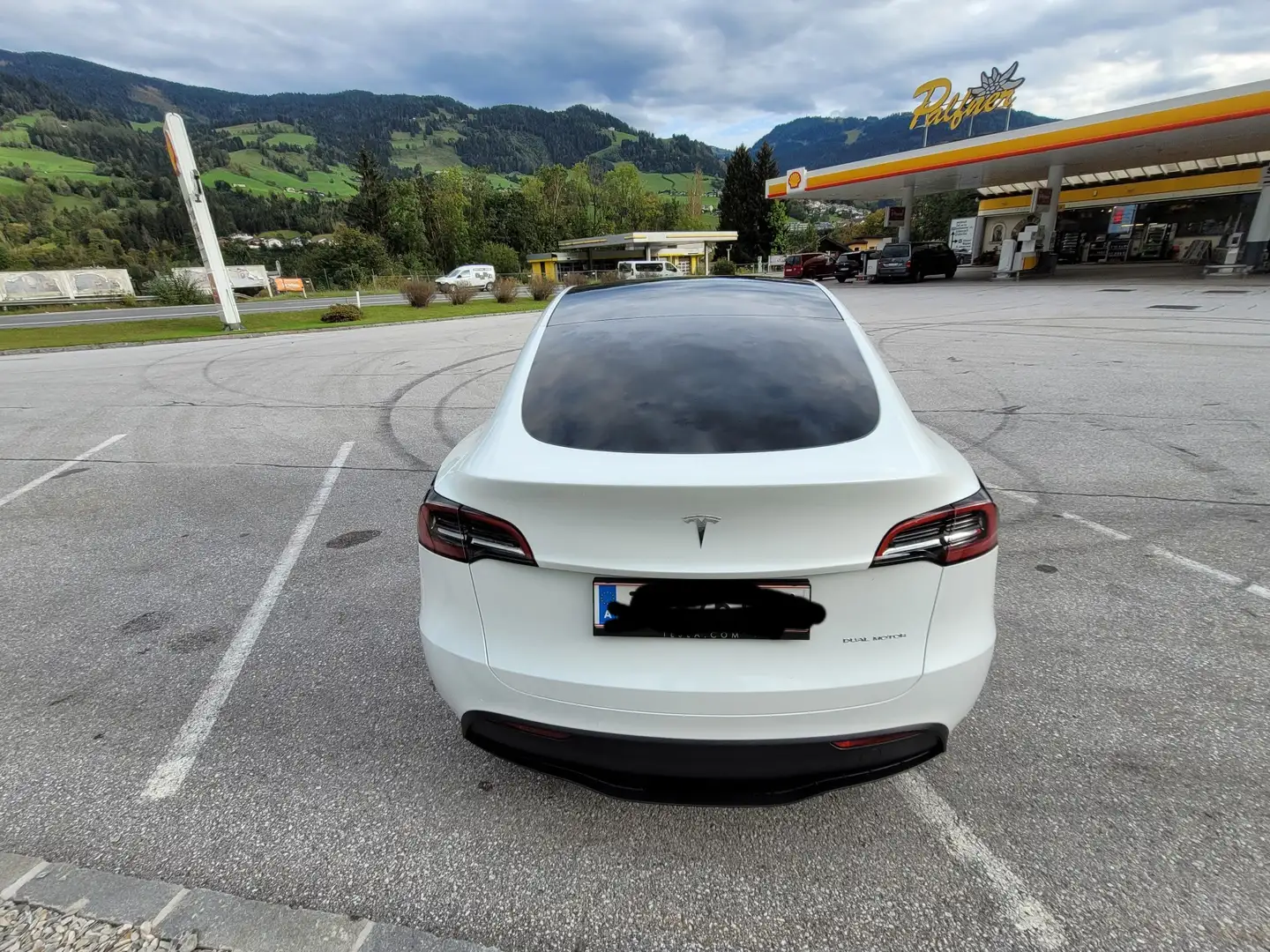 Tesla Model Y Long Range AWD 75kWh - 2