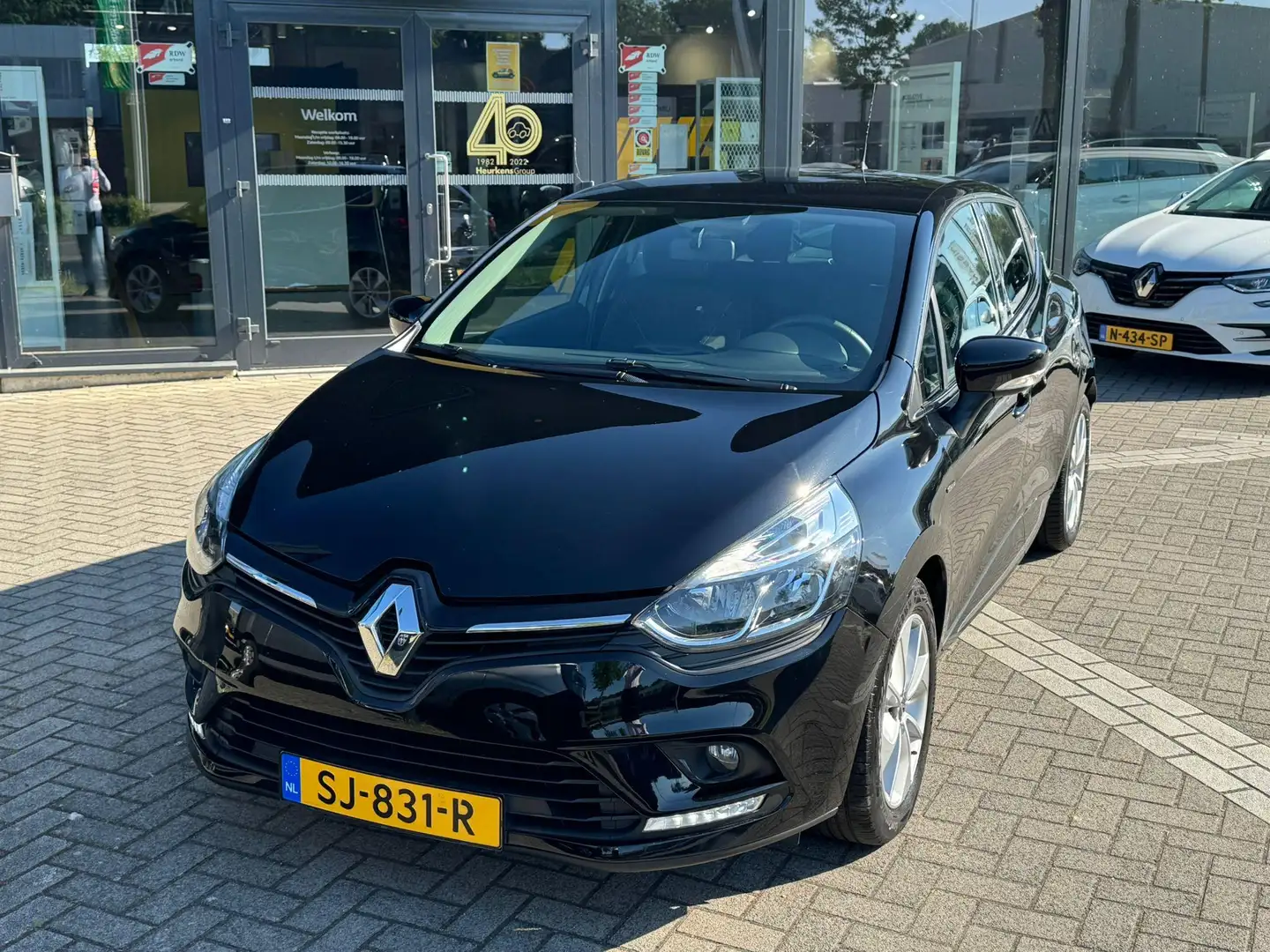 Renault Clio TCe 90 Limited | Parkeersensoren achter | NL-auto Noir - 2
