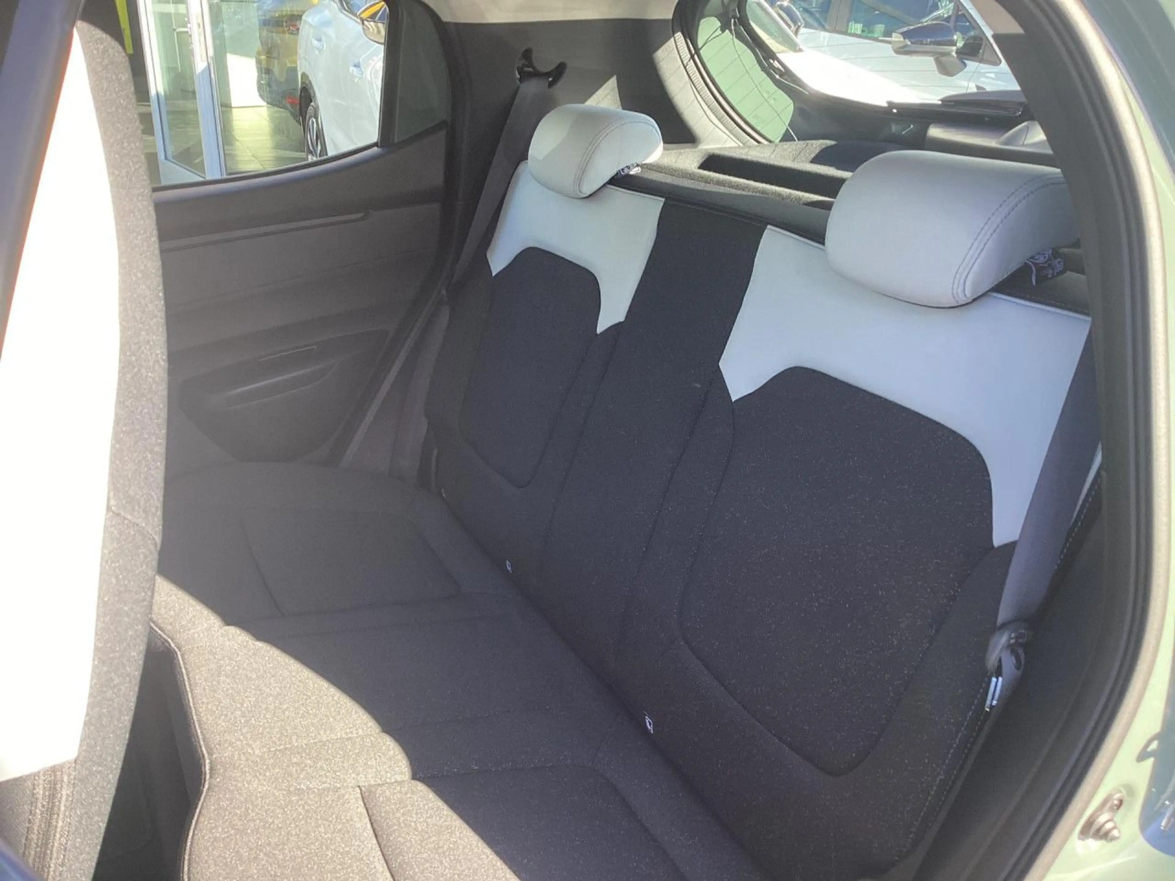 Dacia Spring Expression electric 70 Bluetooth Navi LED — photo 12