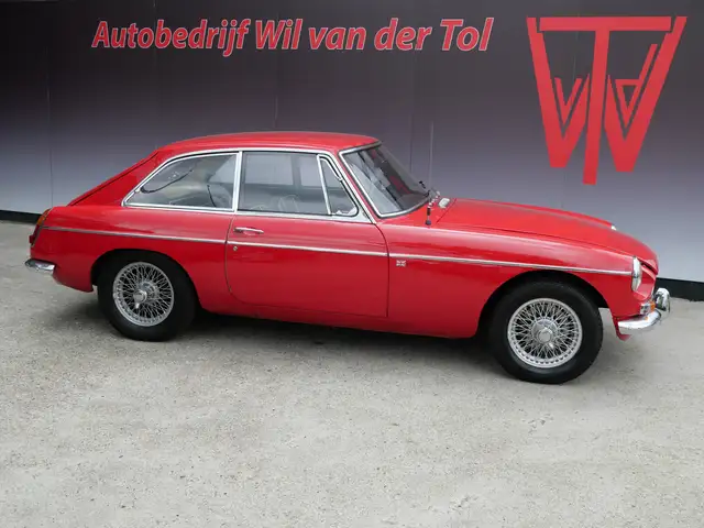 MG B type 1.8 GT OVERDRIVE | LEER | ORIGINEEL | EUROP