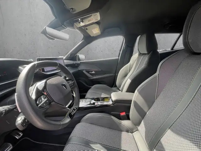 Peugeot 2008 view 9