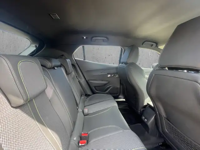 Peugeot 2008 view 14