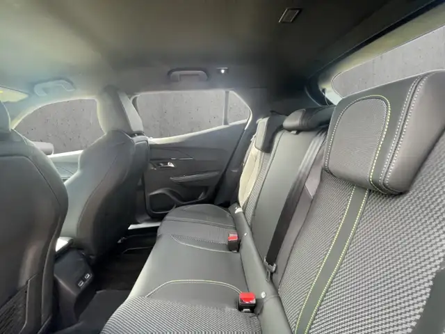 Peugeot 2008 view 8